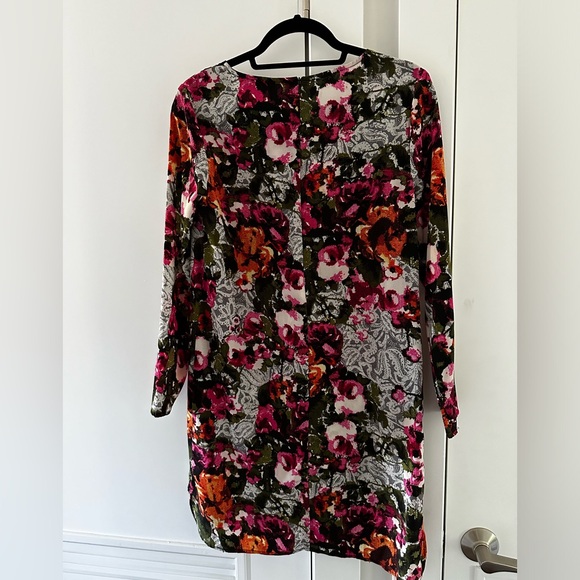 Floral WAYF Shift Dress - Picture 2 of 3